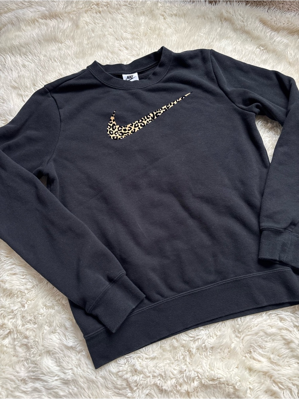Nike Black Crewneck Sweatshirt with Leopard Swoosh and matching leggings - Picture 2 of 16